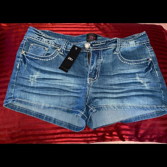 BNWT 2B Bebe Jean shorts with rhinestones! - Picture 1 of 6
